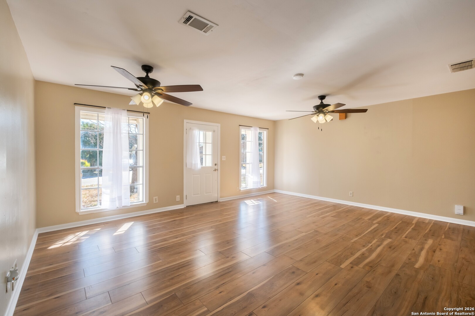 property viewer photo 4