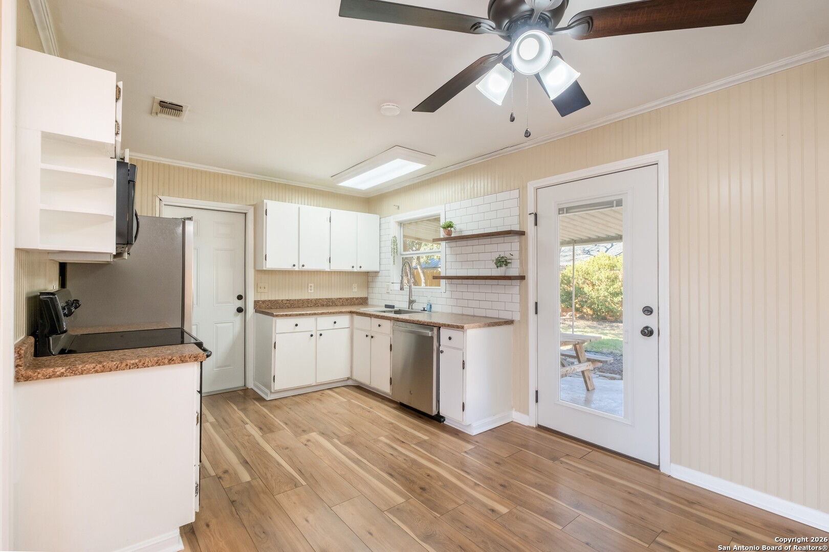 property viewer photo 8