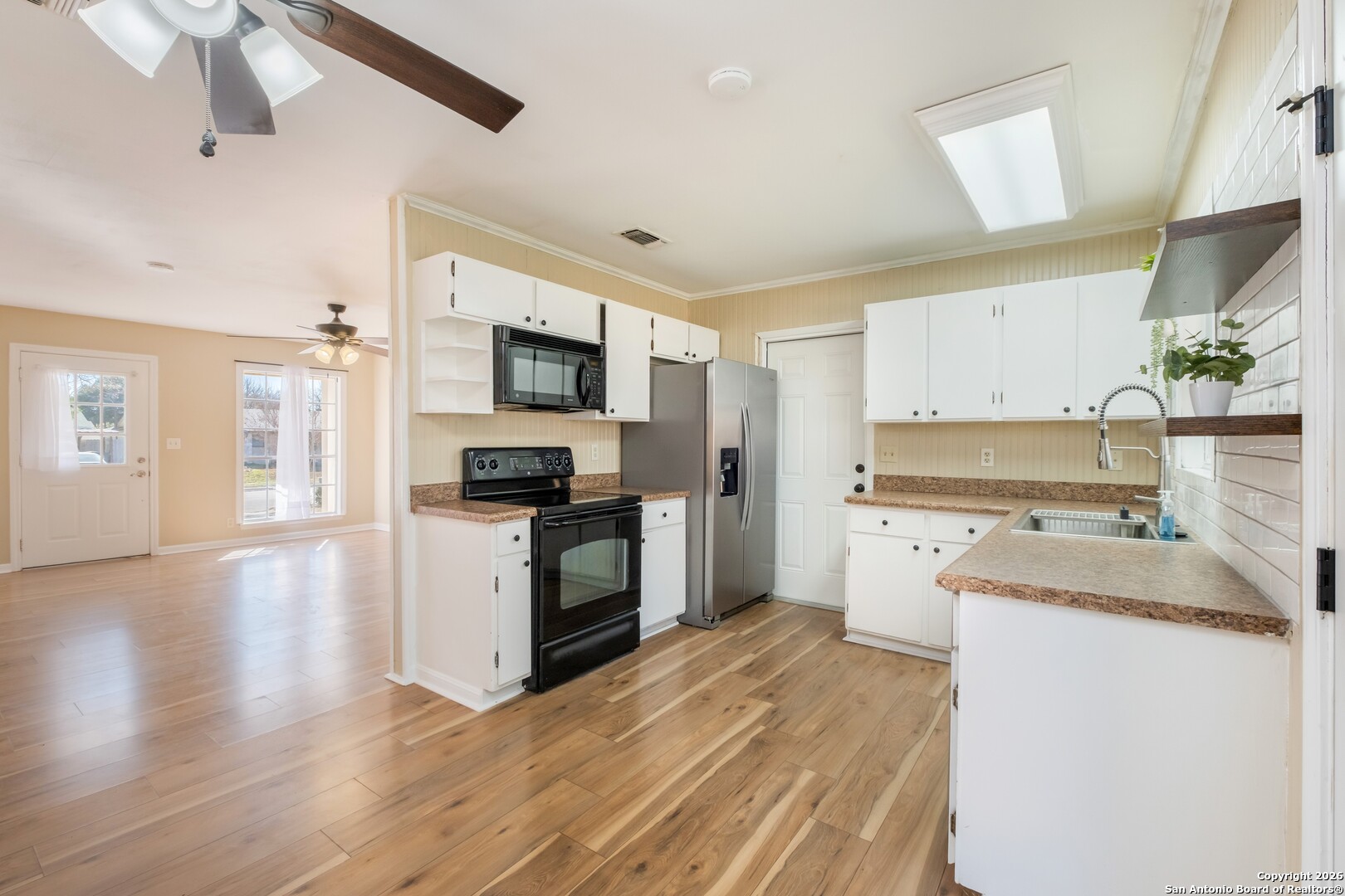 property viewer photo 9