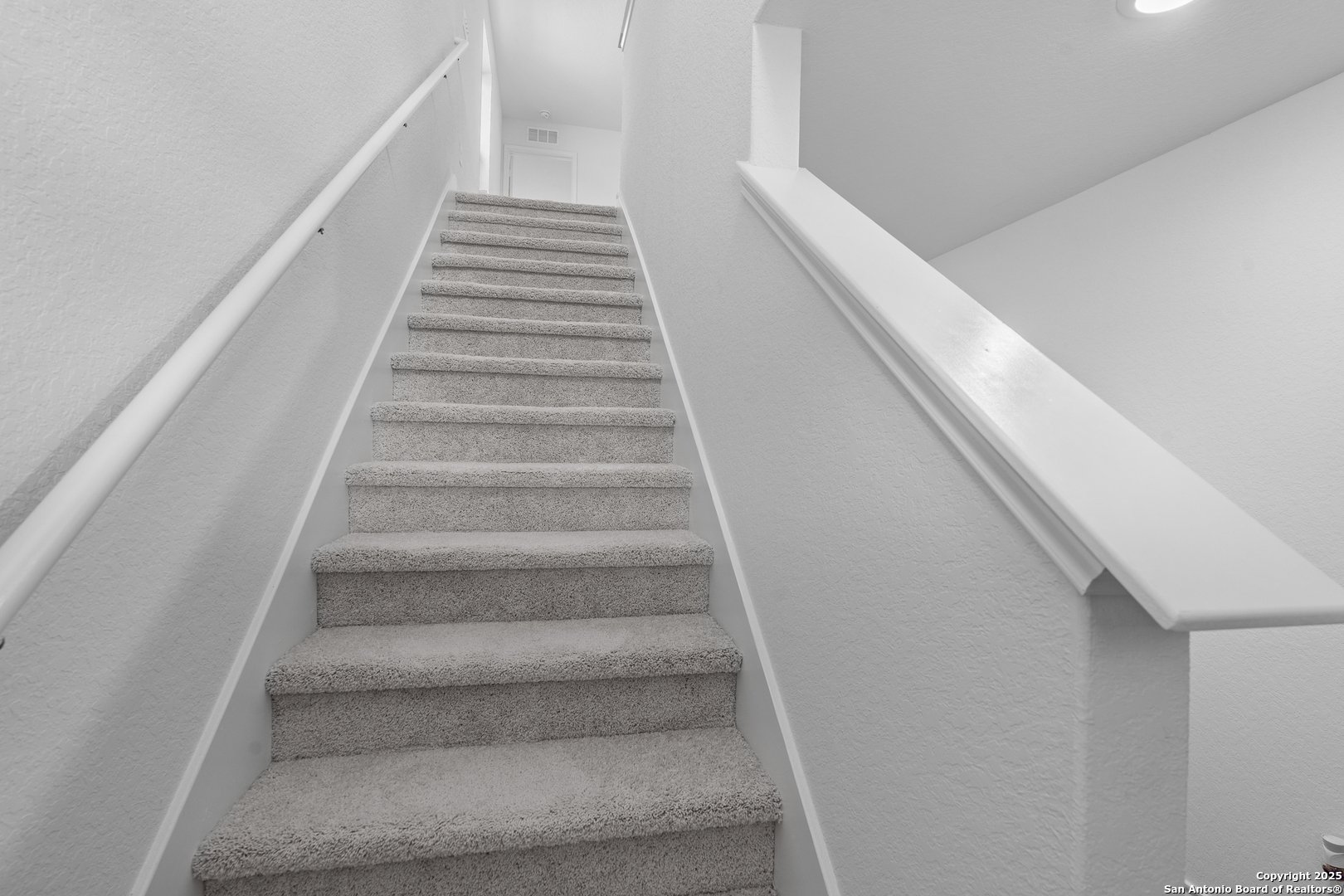 property viewer photo 16