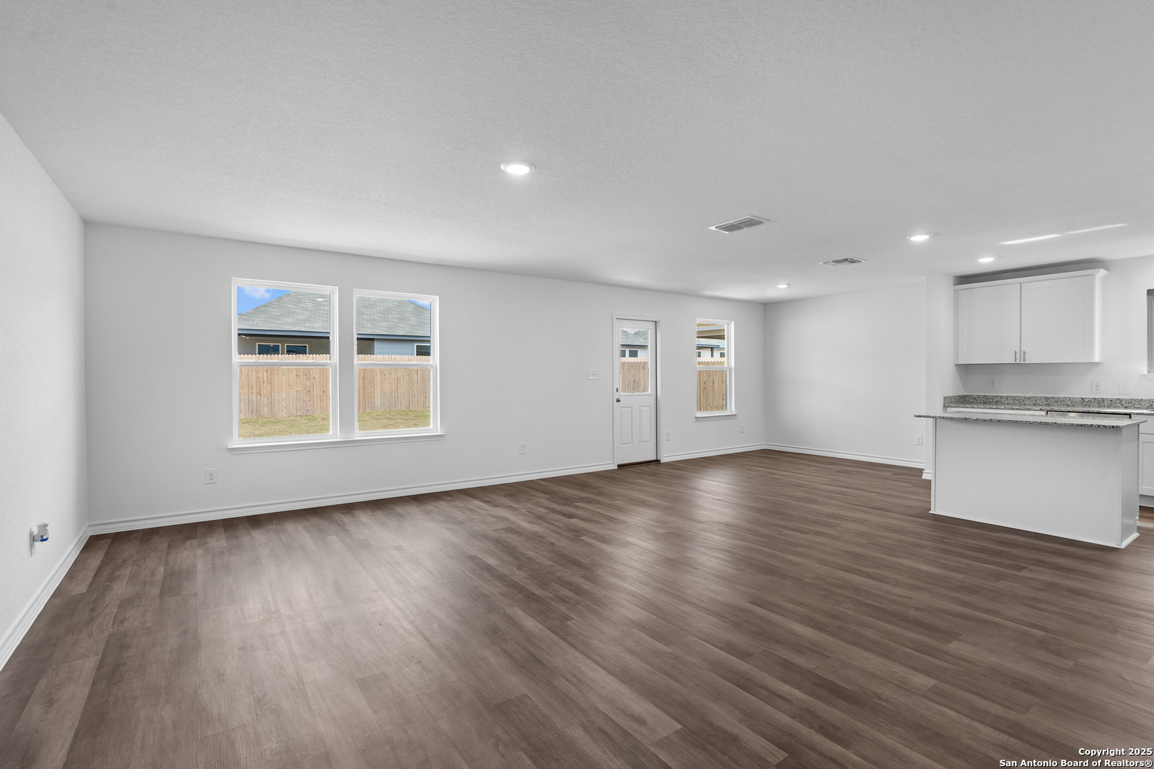 property viewer photo 4