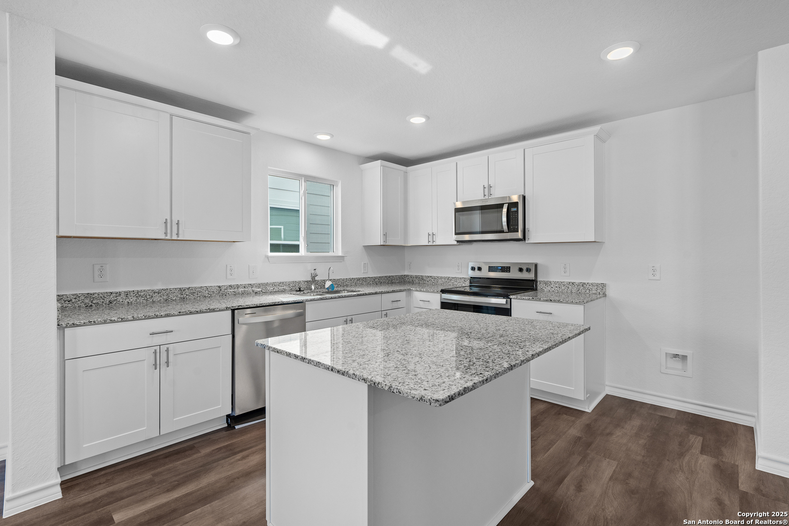 property viewer photo 7