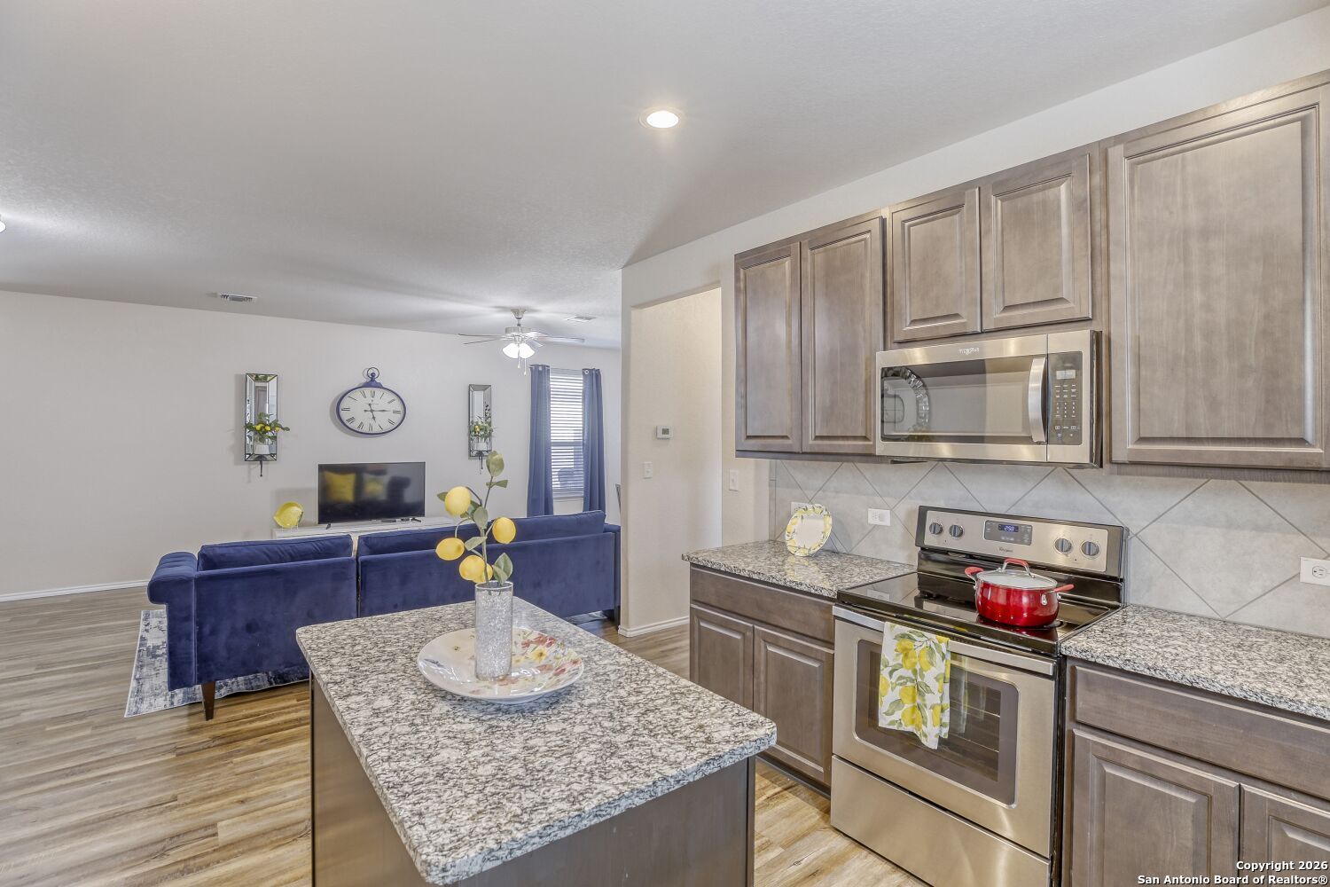 property viewer photo 10