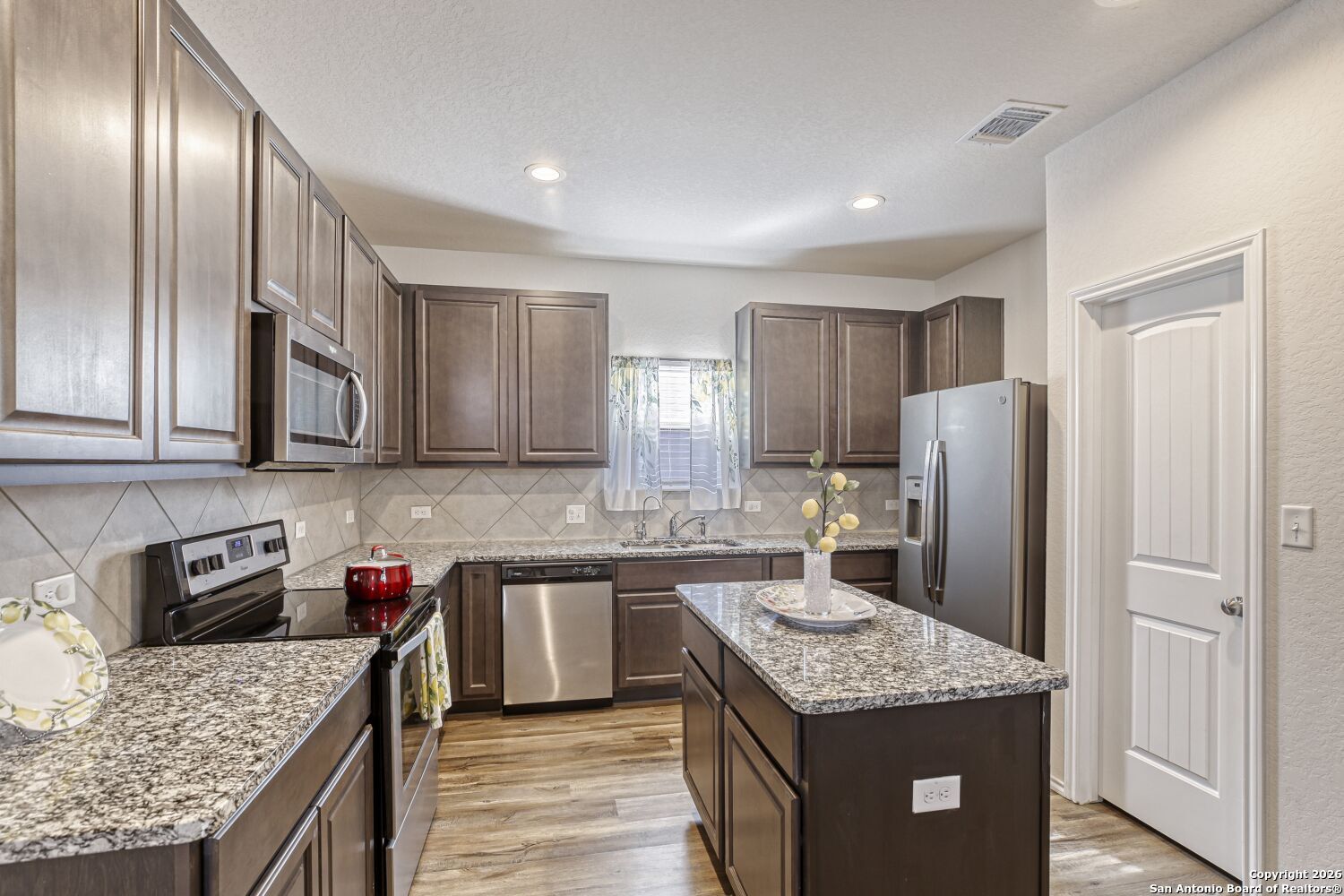 property viewer photo 12