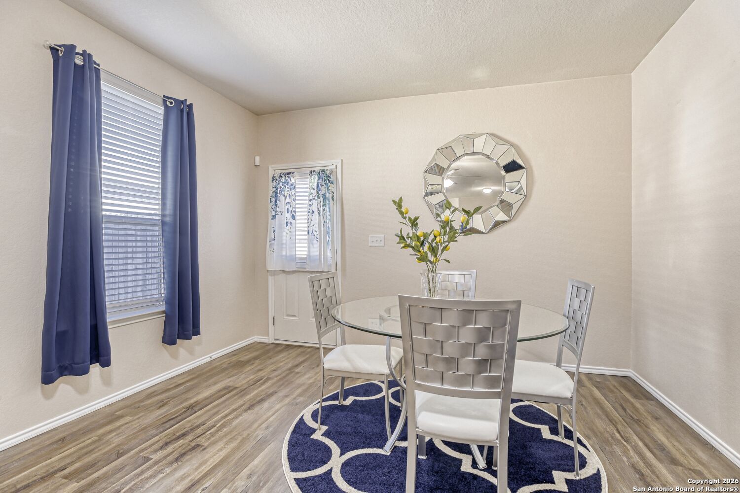 property viewer photo 13