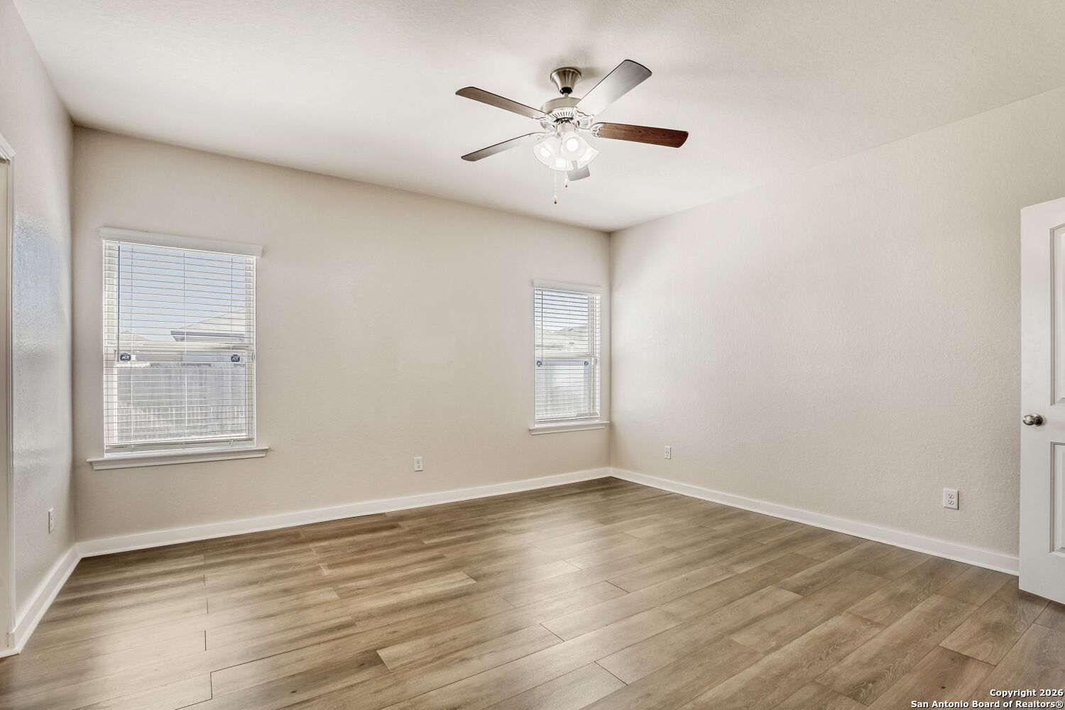 property viewer photo 22