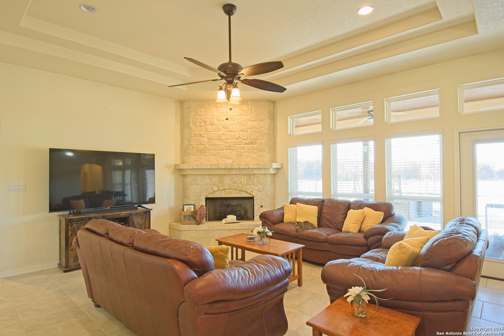 property viewer photo 3