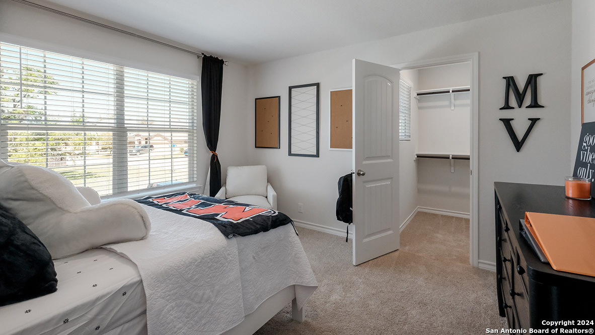 property viewer photo 16