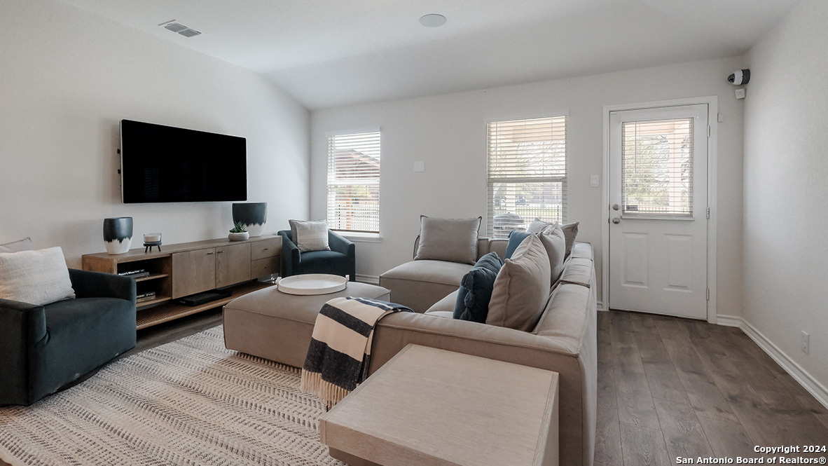 property viewer photo 5