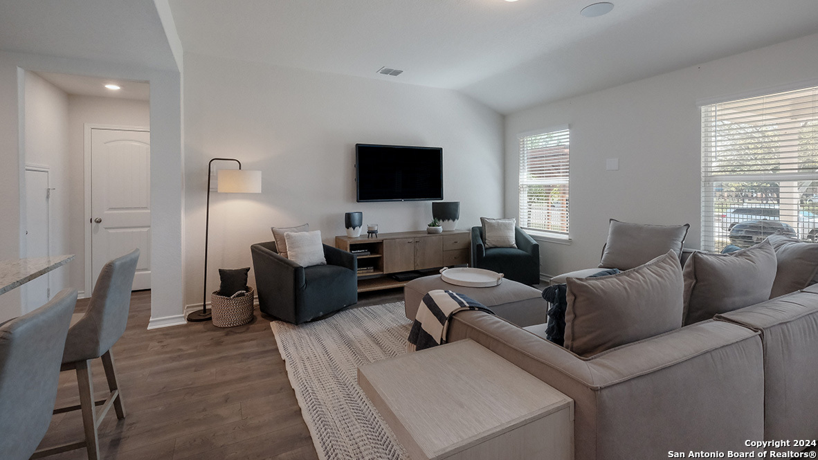 property viewer photo 6