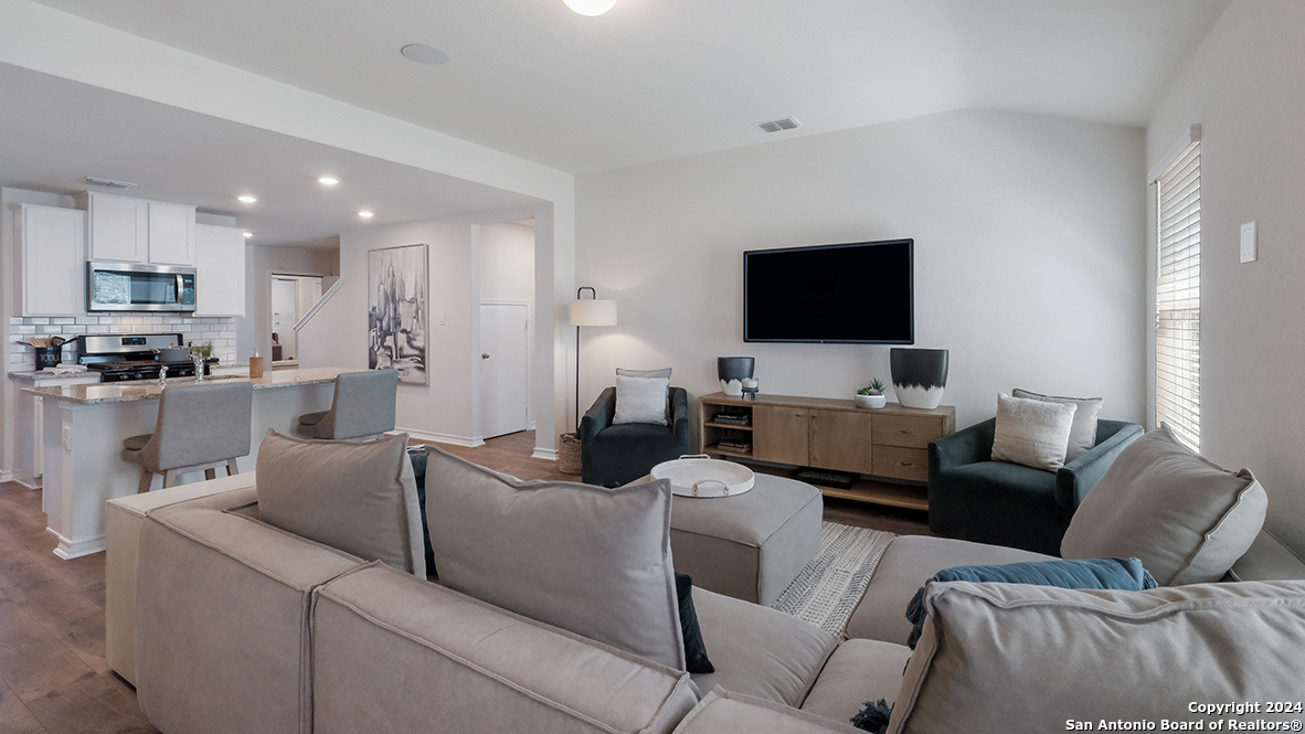 property viewer photo 7