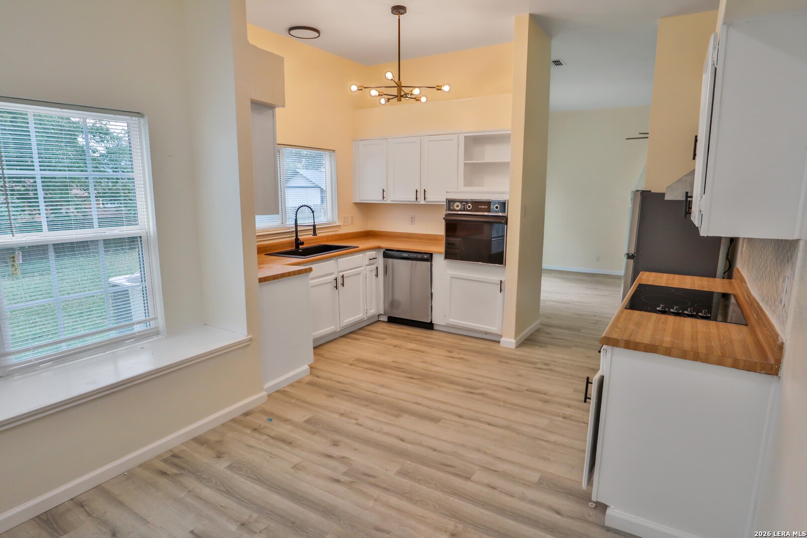 property viewer photo 3