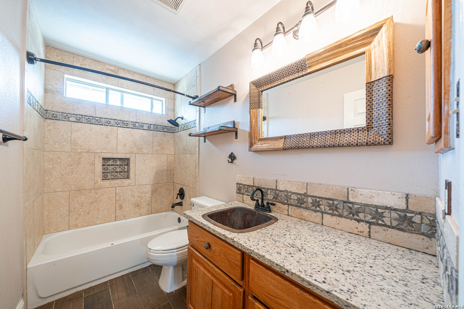 property viewer photo 16
