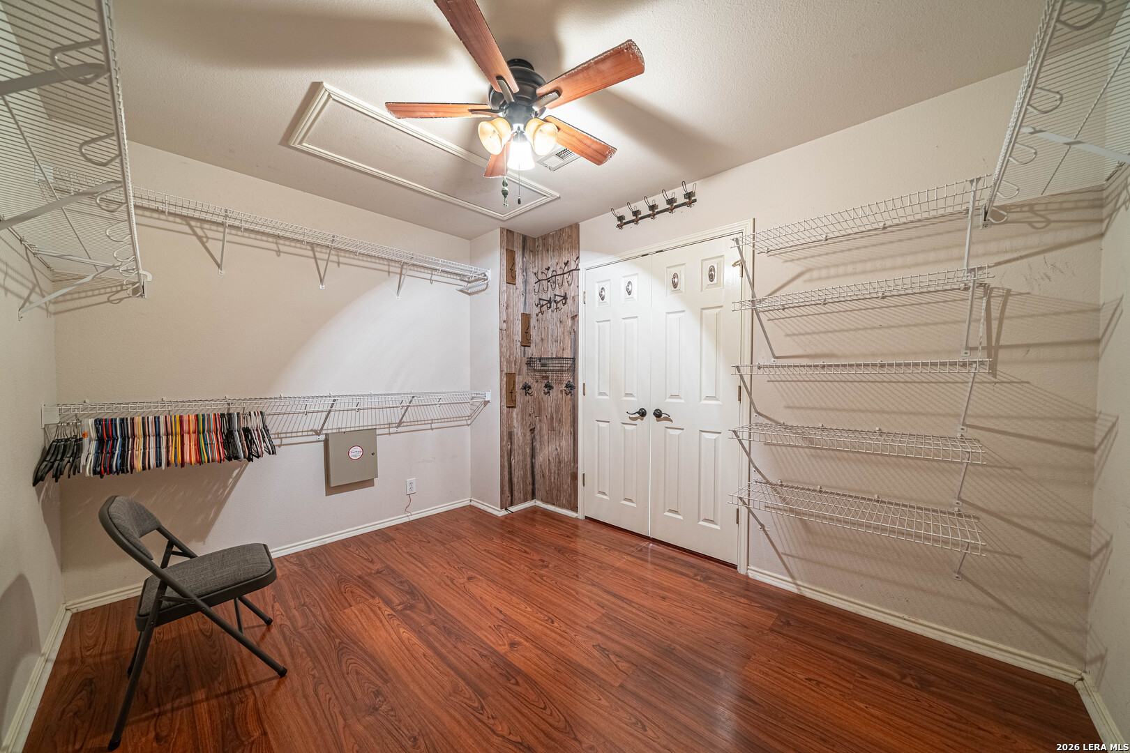 property viewer photo 18