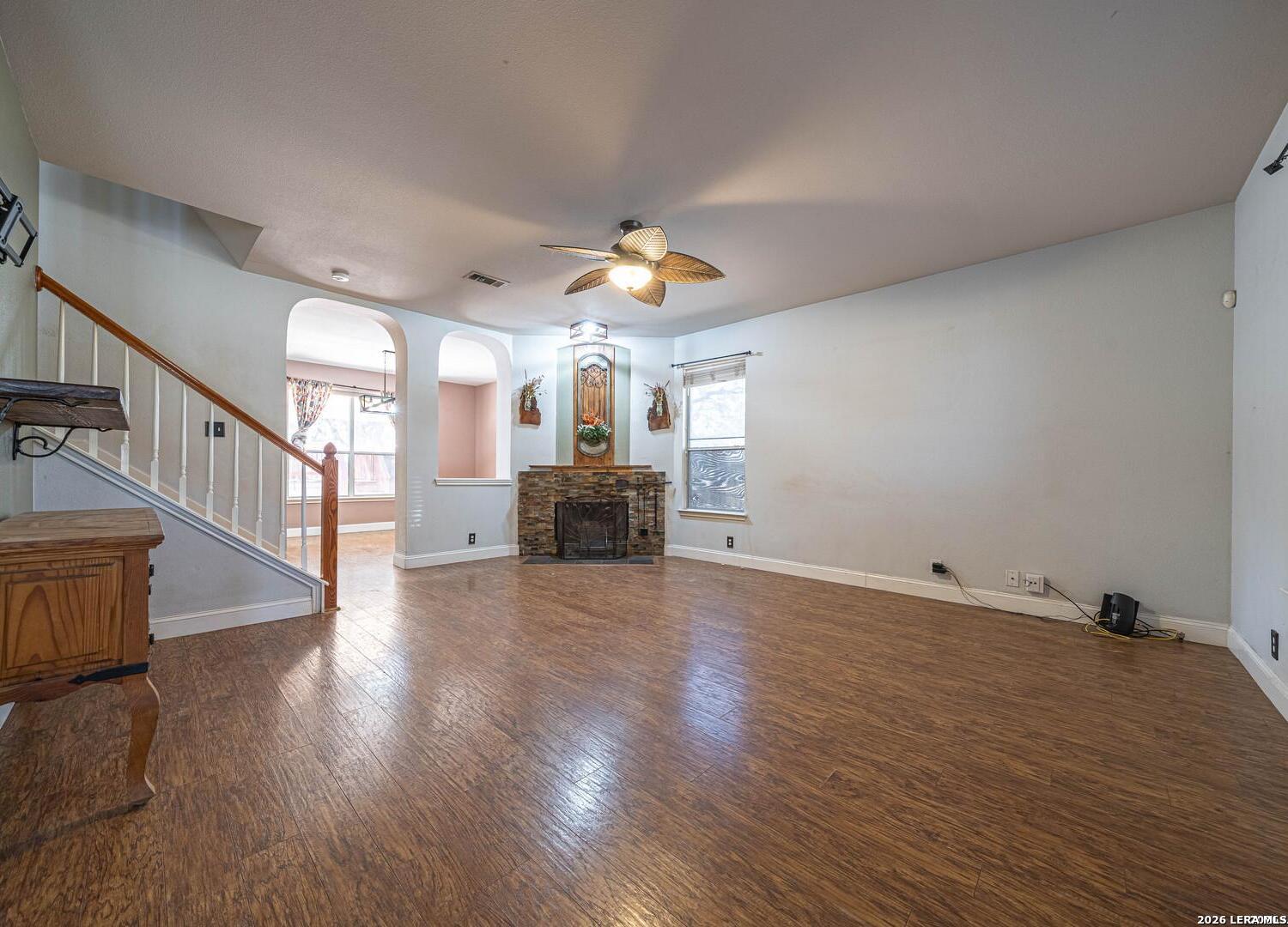property viewer photo 2