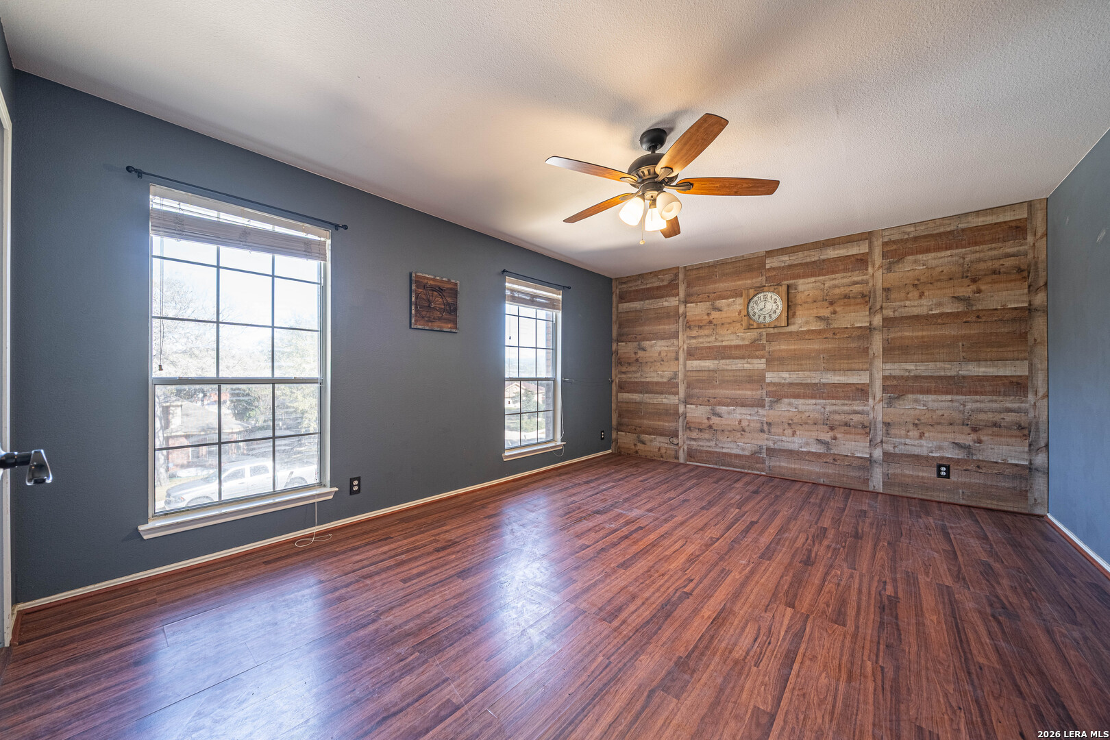 property viewer photo 25