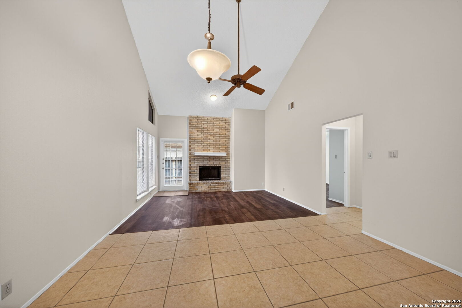 property viewer photo 15