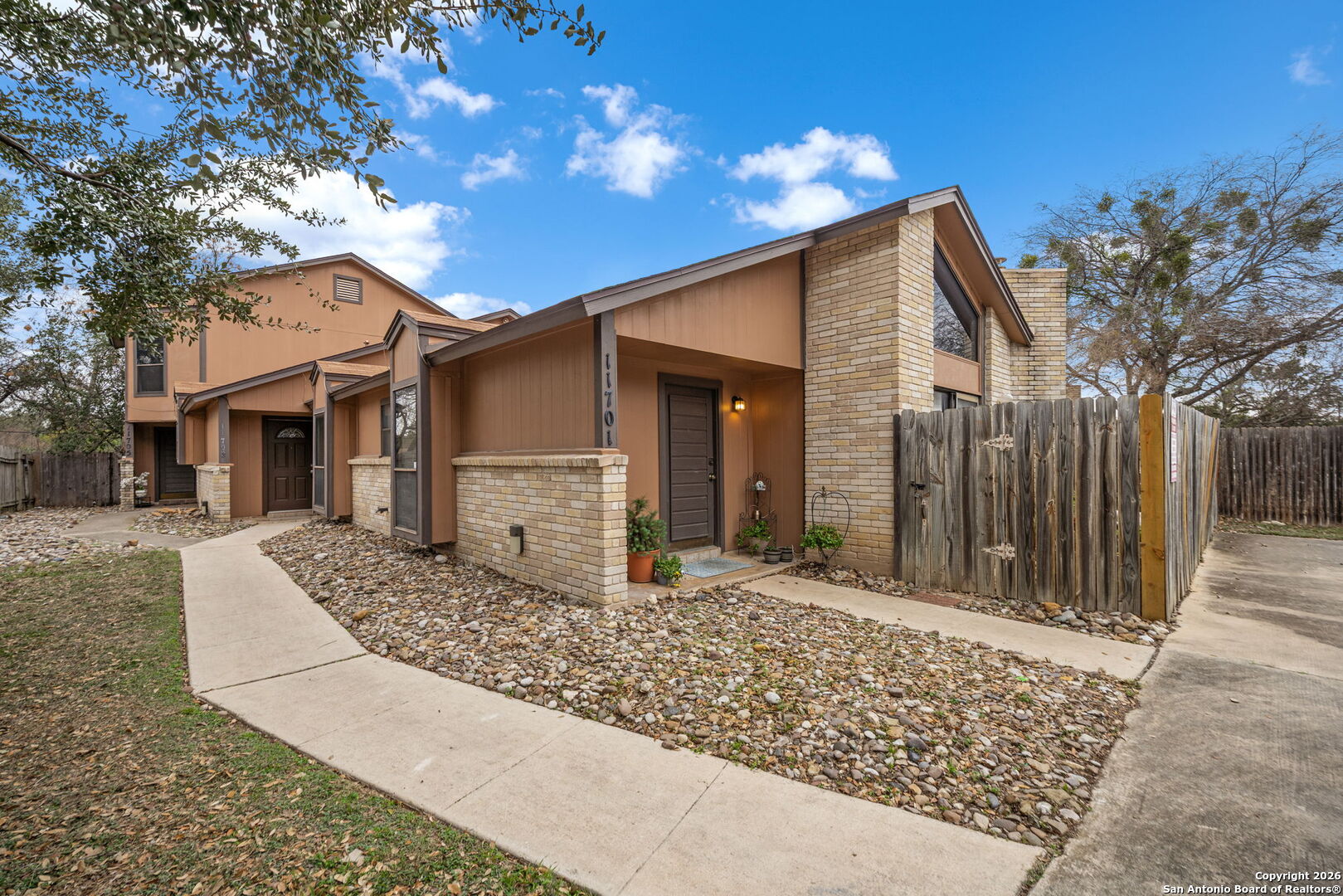 property viewer photo 2