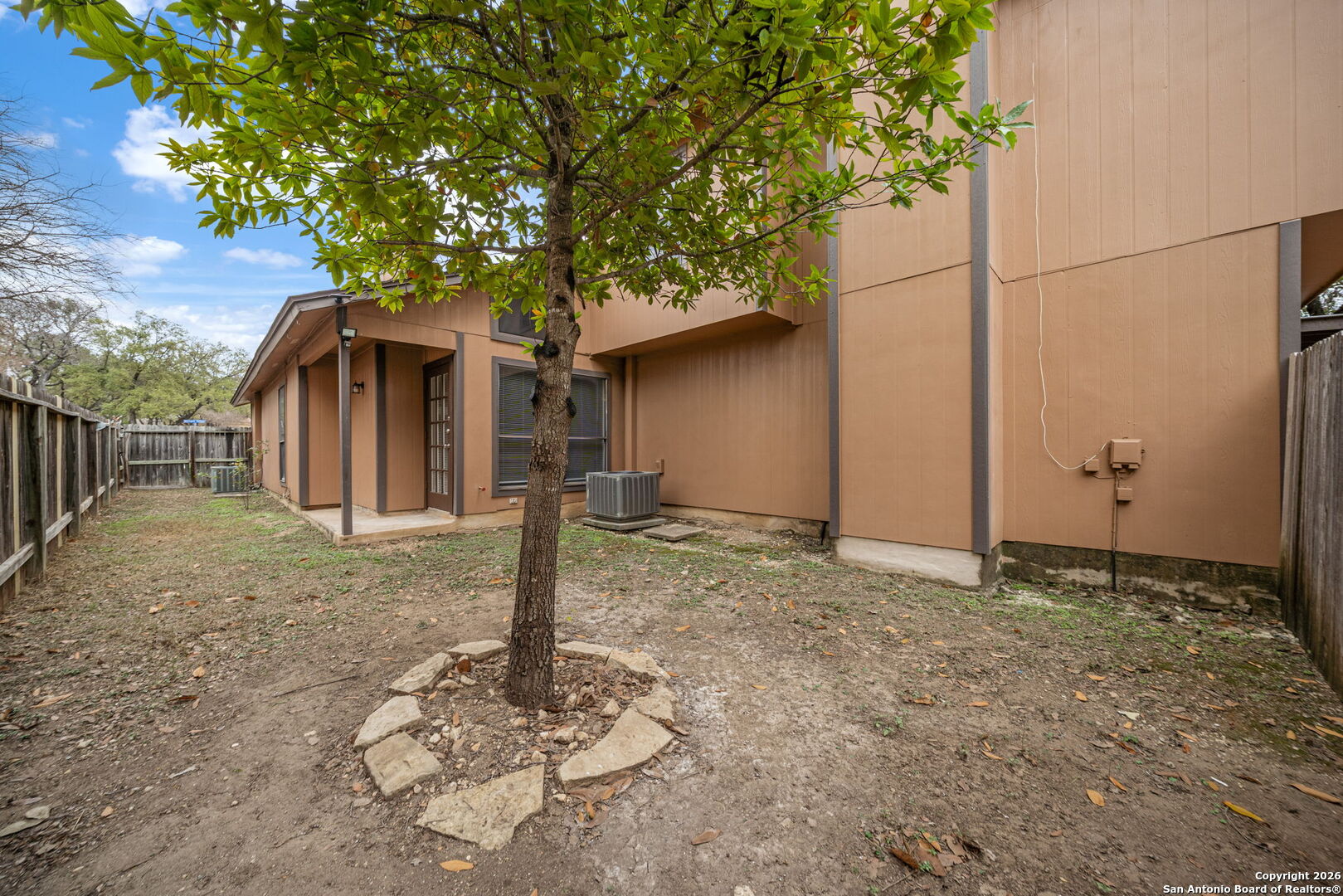 property viewer photo 25
