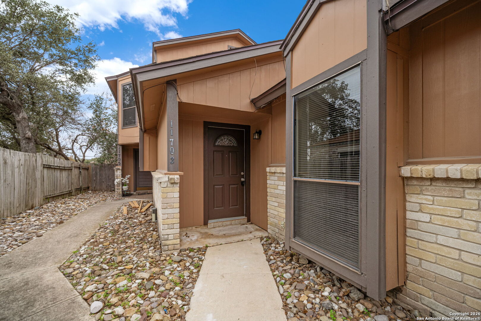 property viewer photo 3