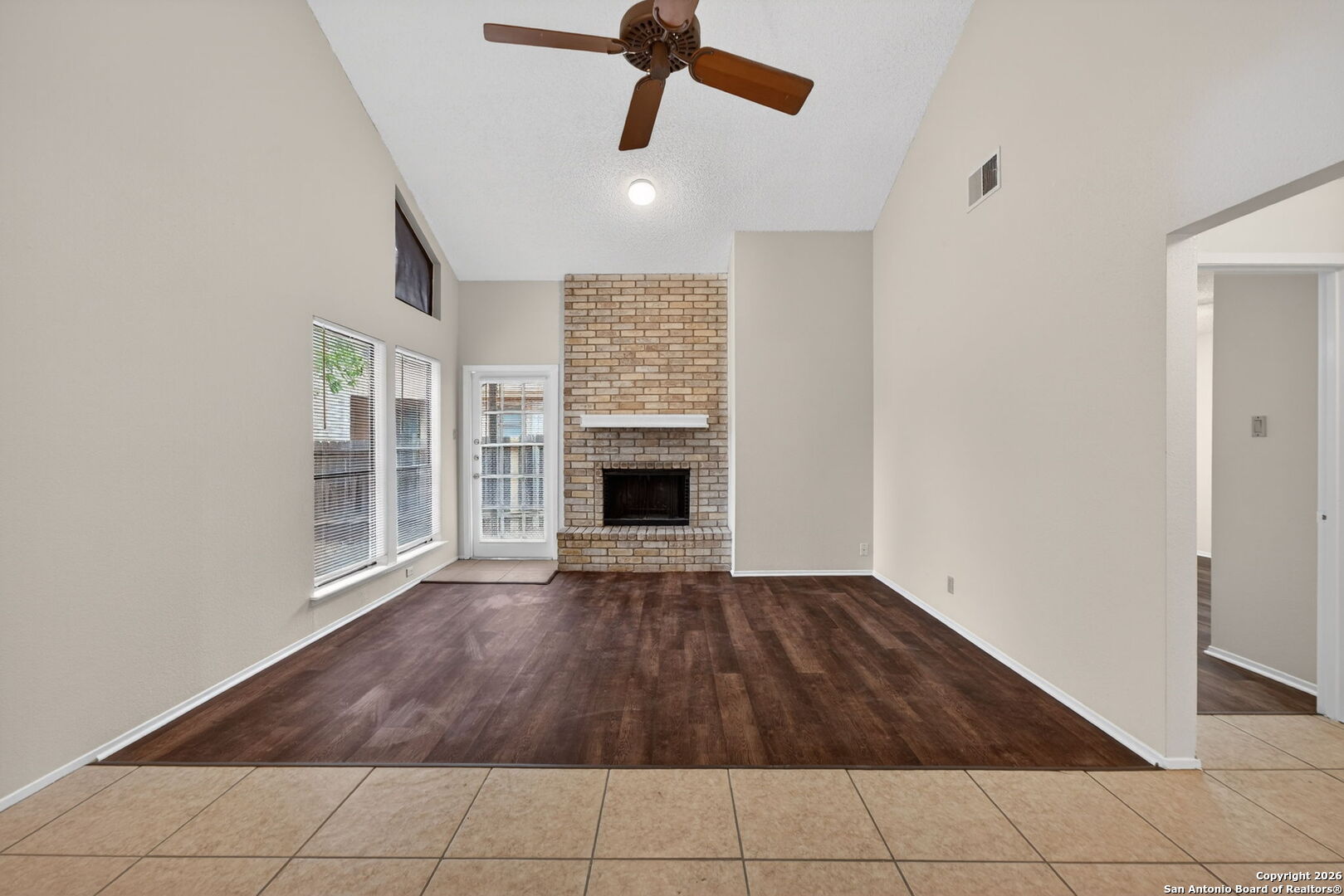 property viewer photo 5