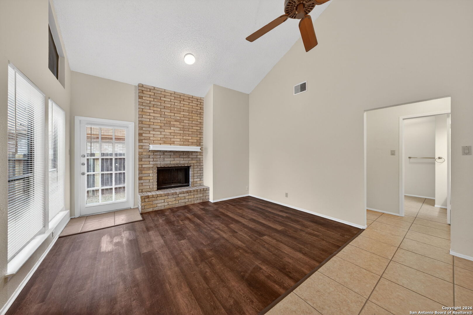 property viewer photo 6