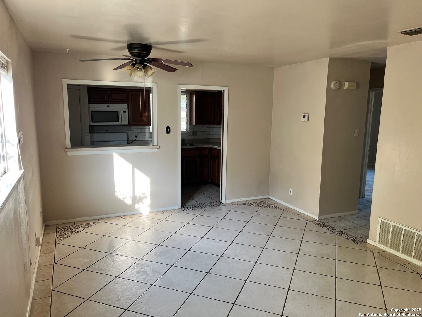 property viewer photo 3