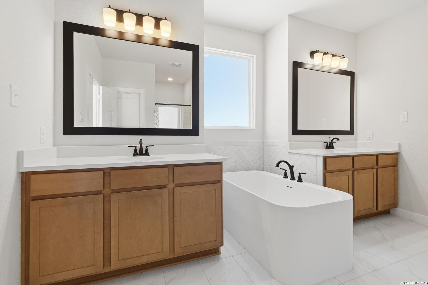 property viewer photo 16