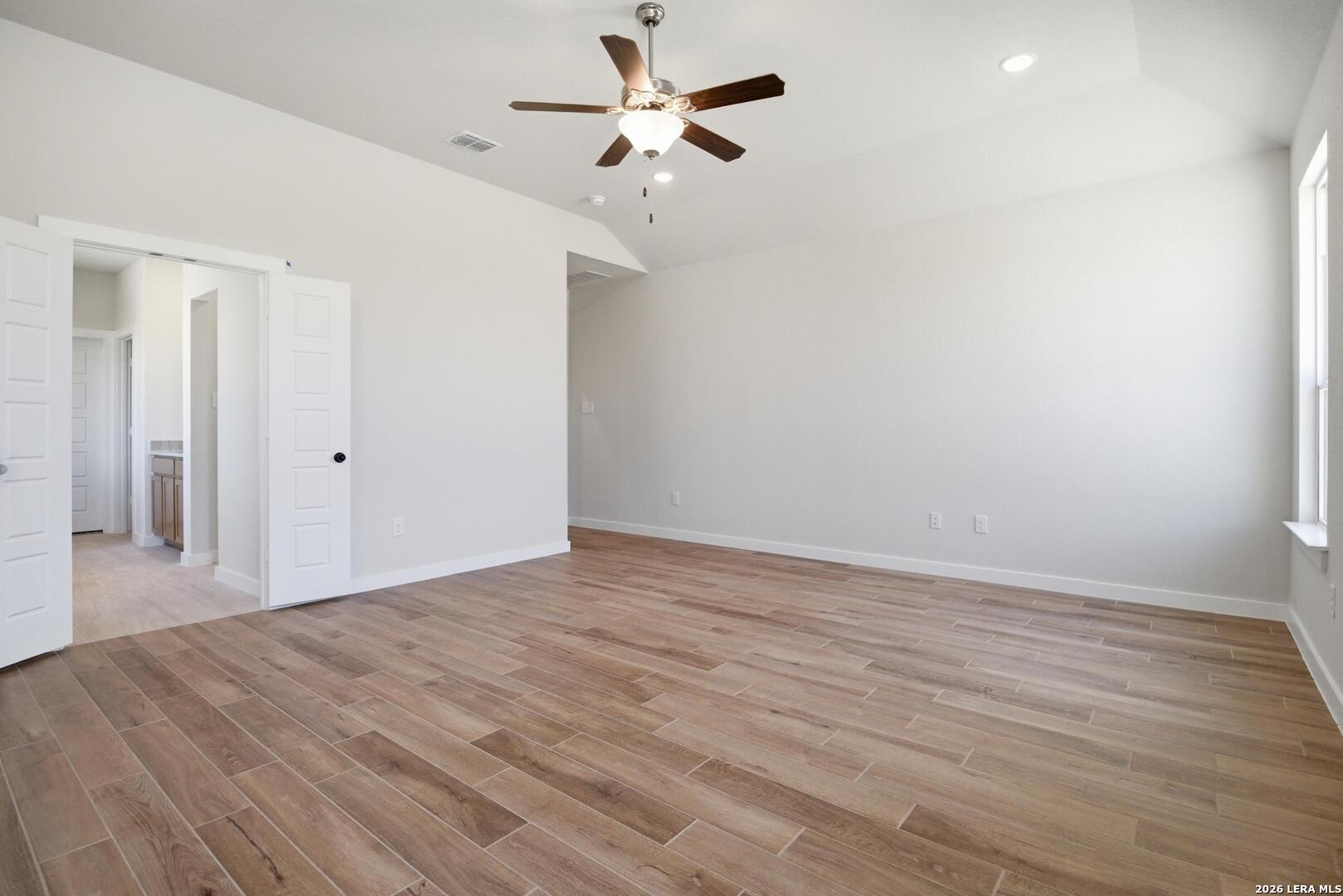 property viewer photo 27