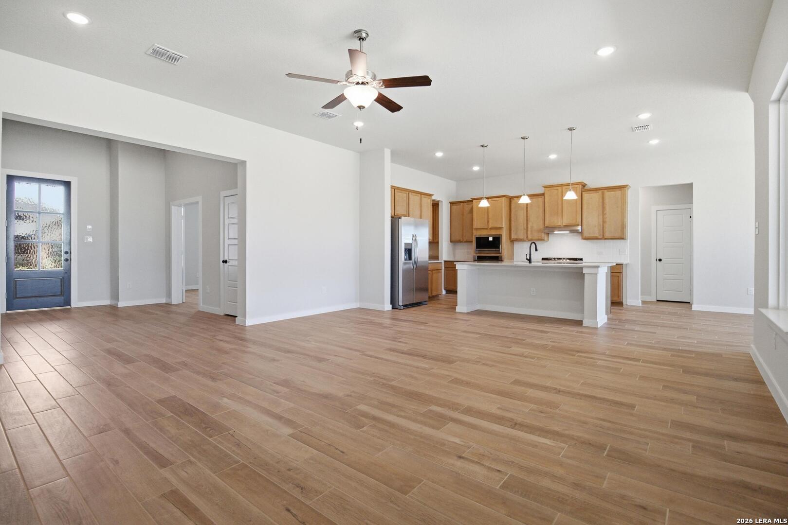 property viewer photo 3