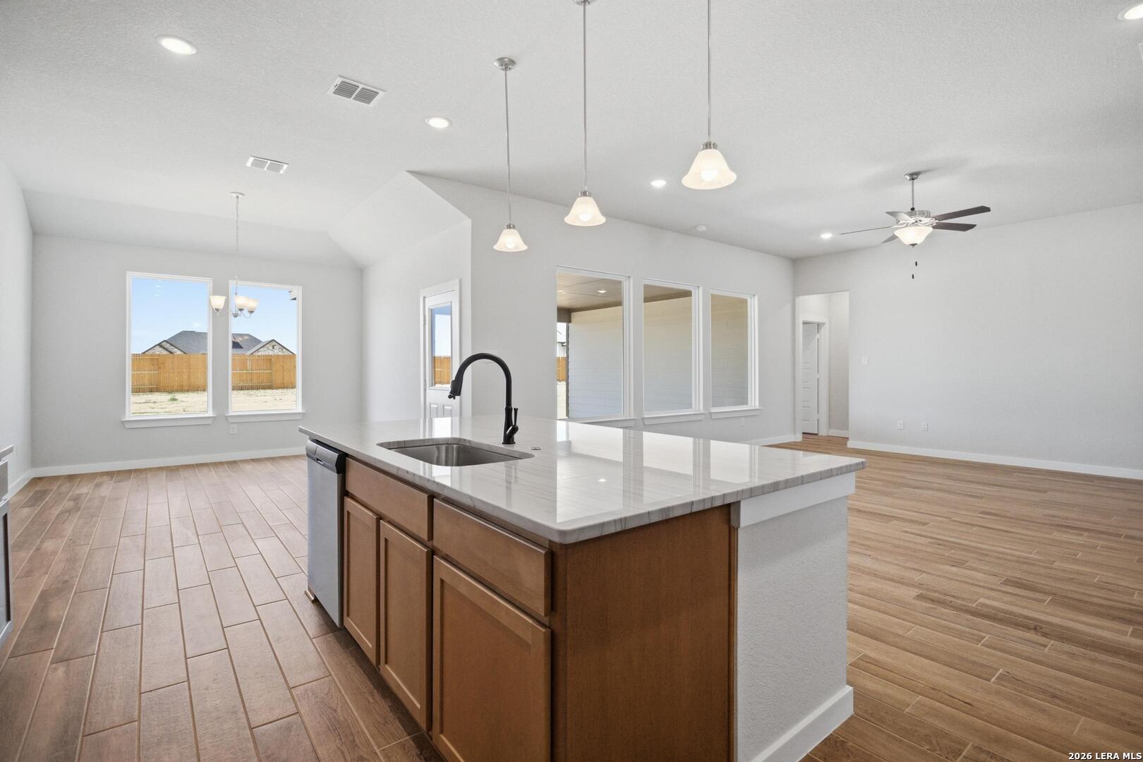 property viewer photo 9