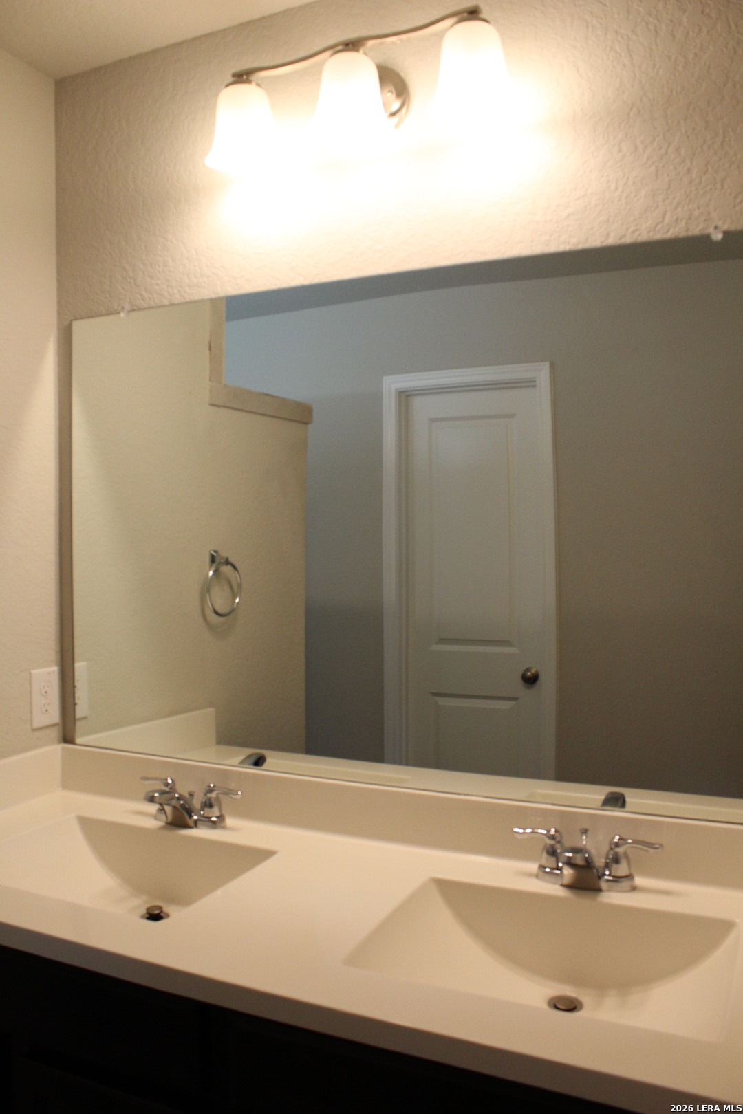 property viewer photo 12