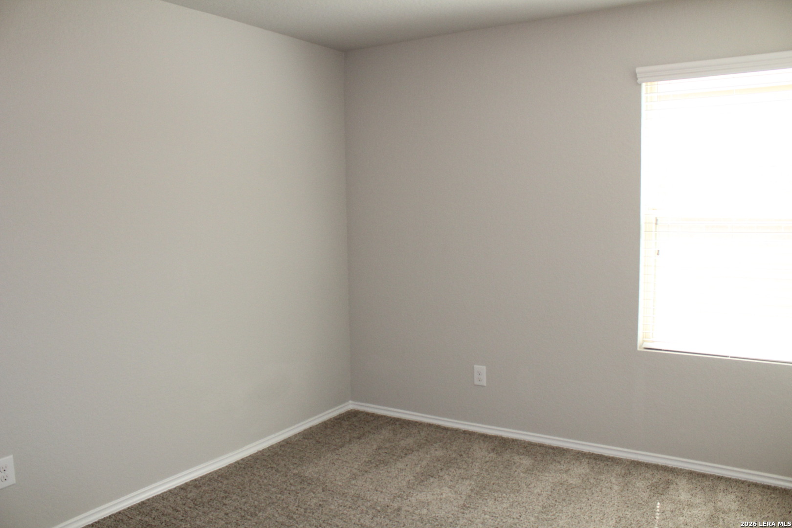 property viewer photo 18