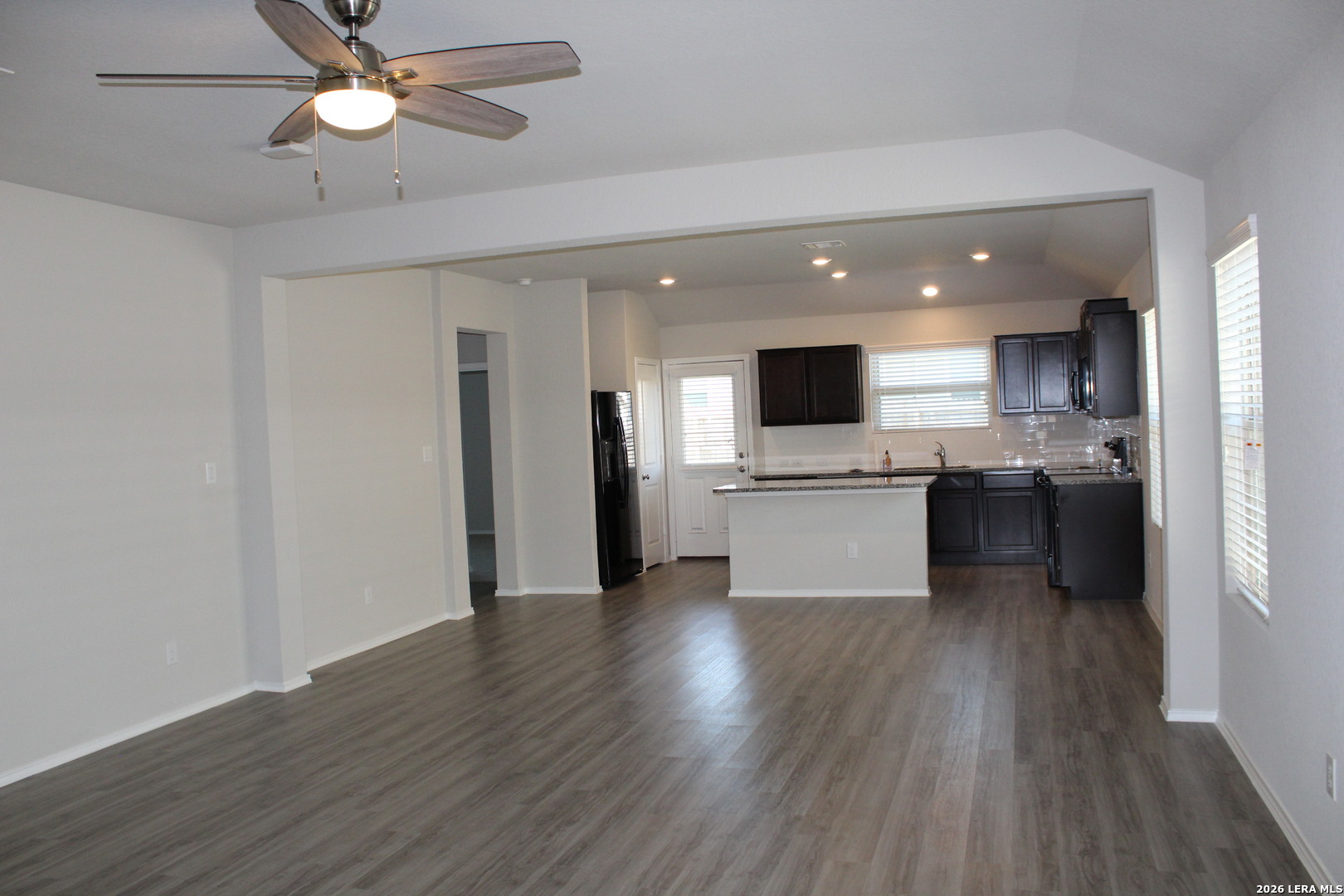 property viewer photo 2