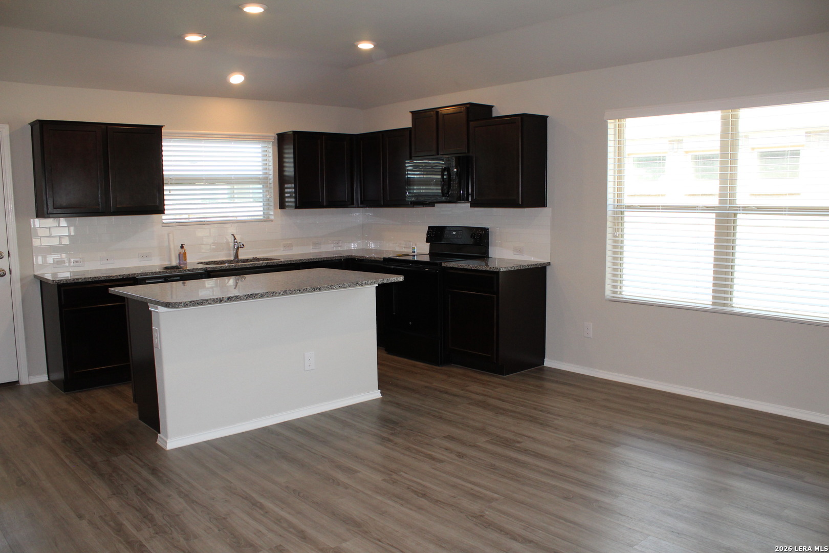 property viewer photo 4