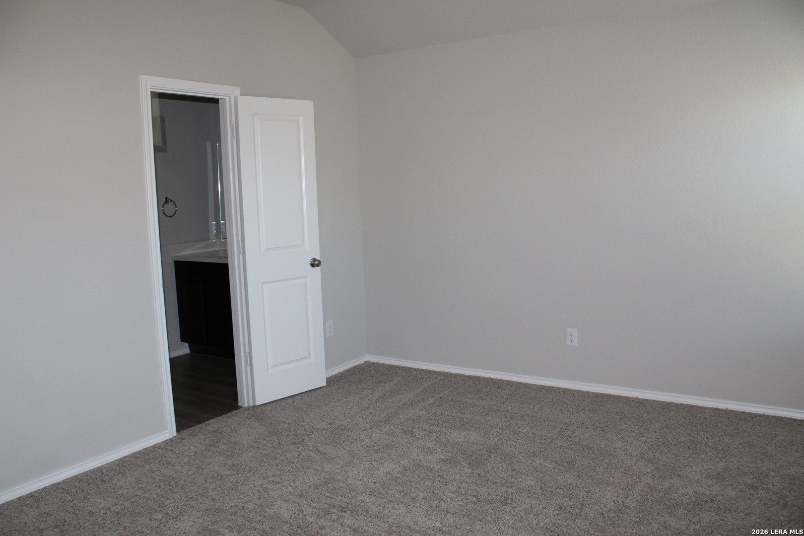 property viewer photo 9