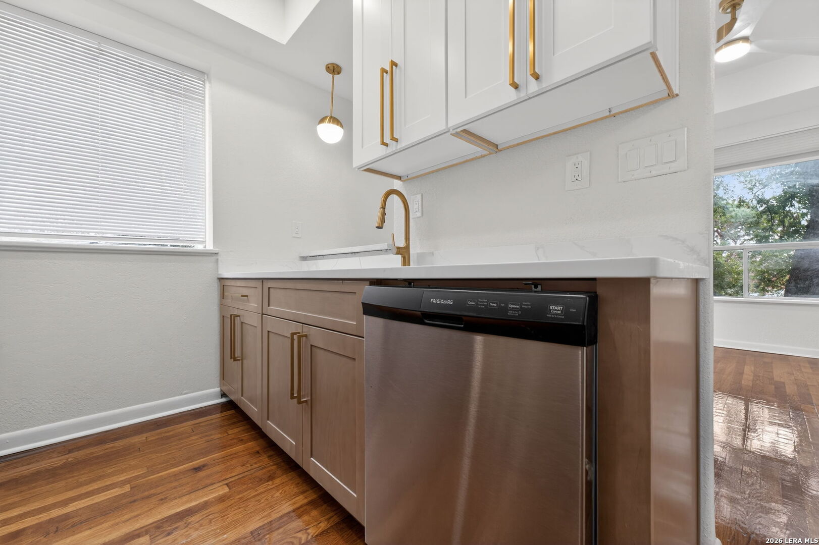 property viewer photo 1