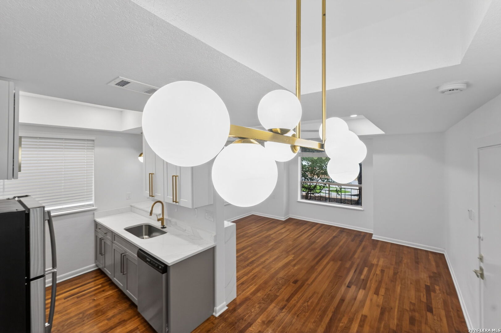 property viewer photo 12