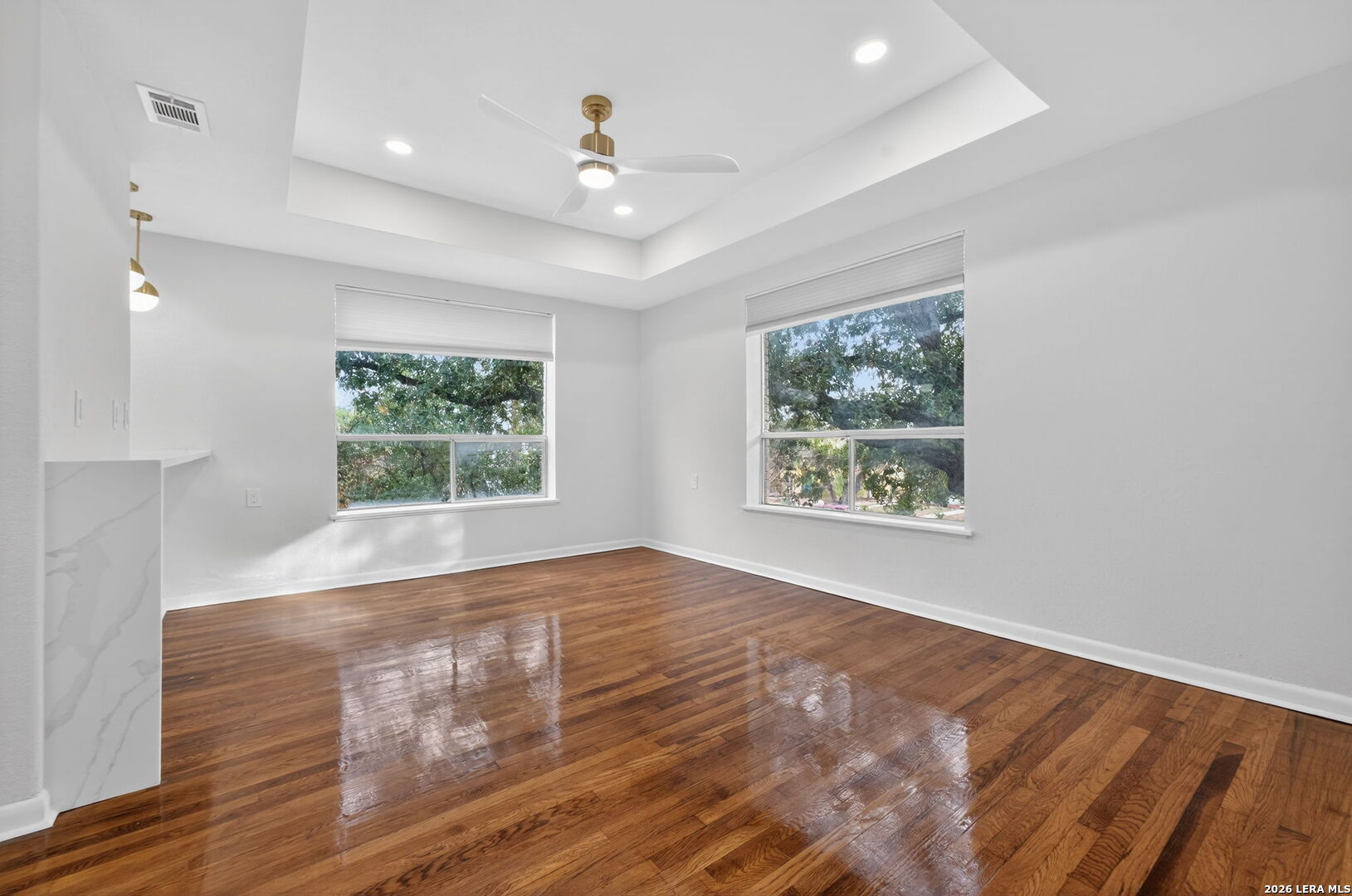 property viewer photo 15