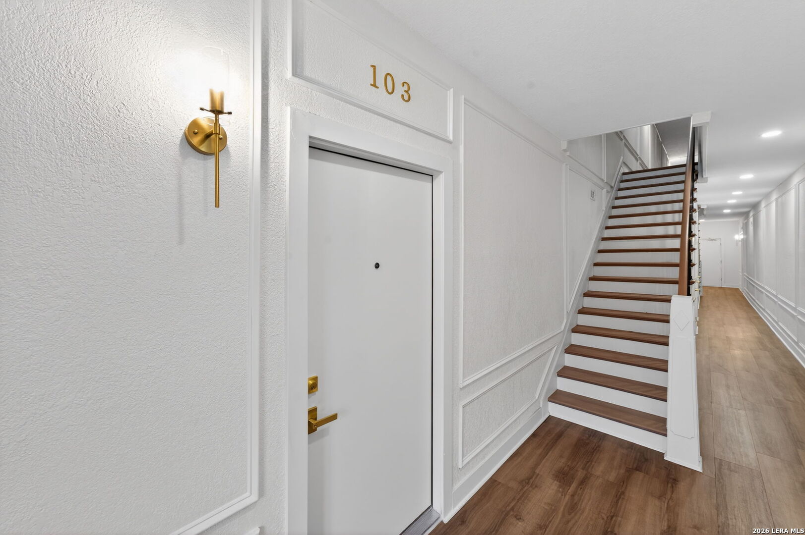 property viewer photo 20