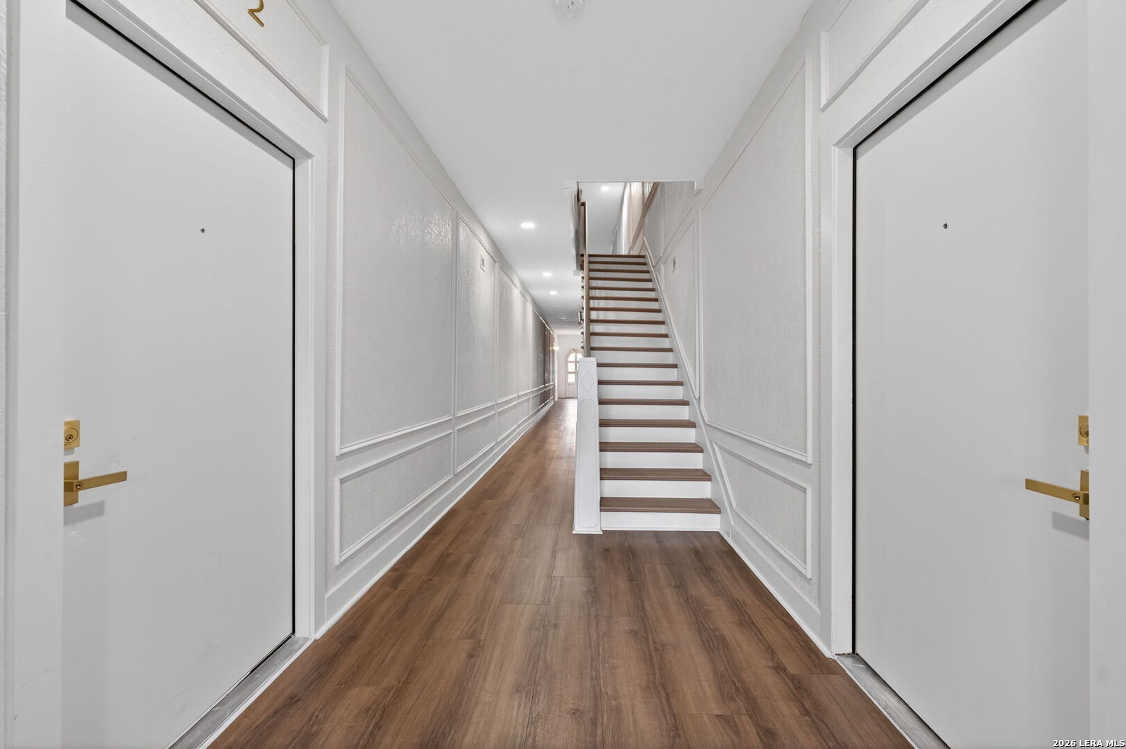 property viewer photo 3