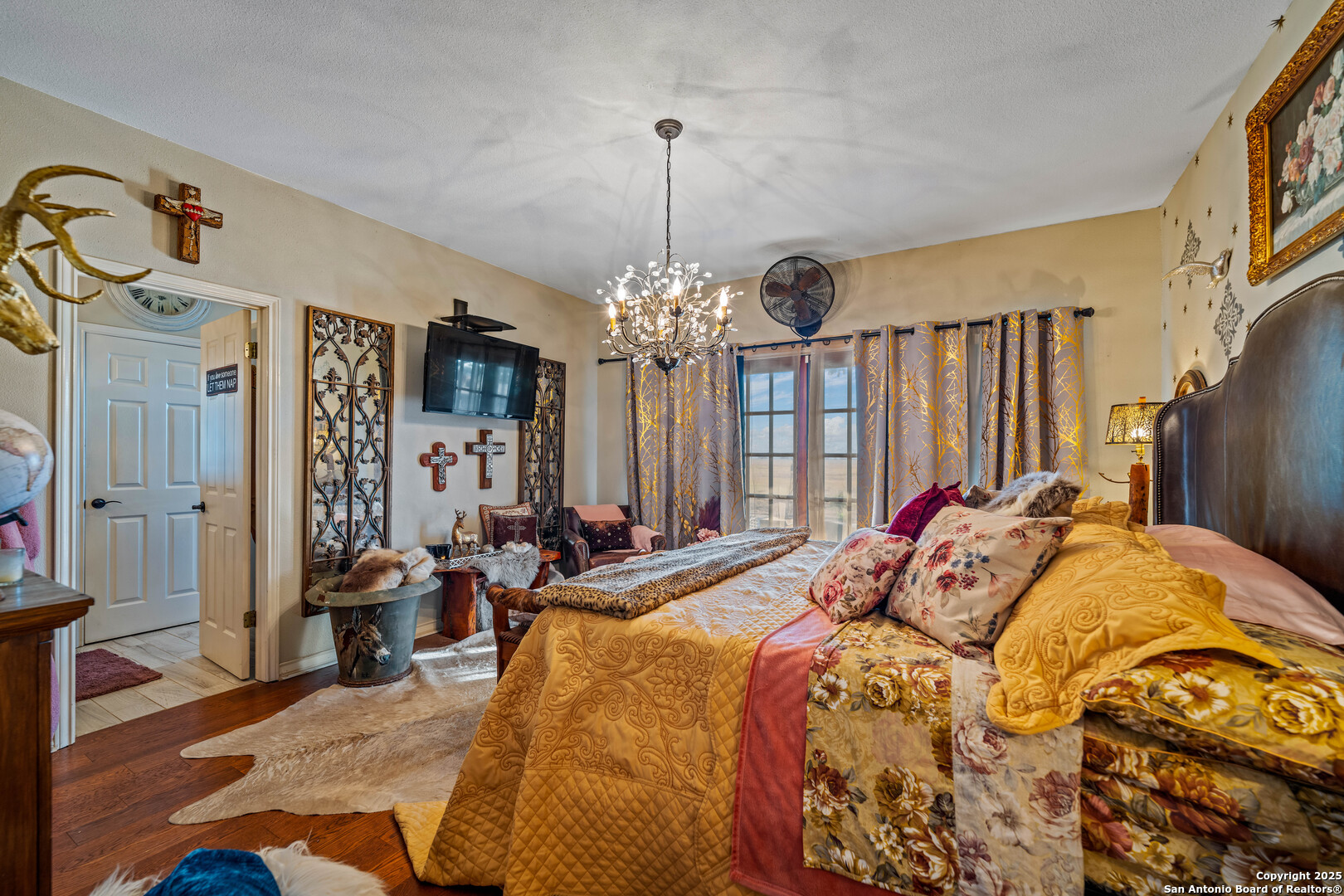 main property photo 18