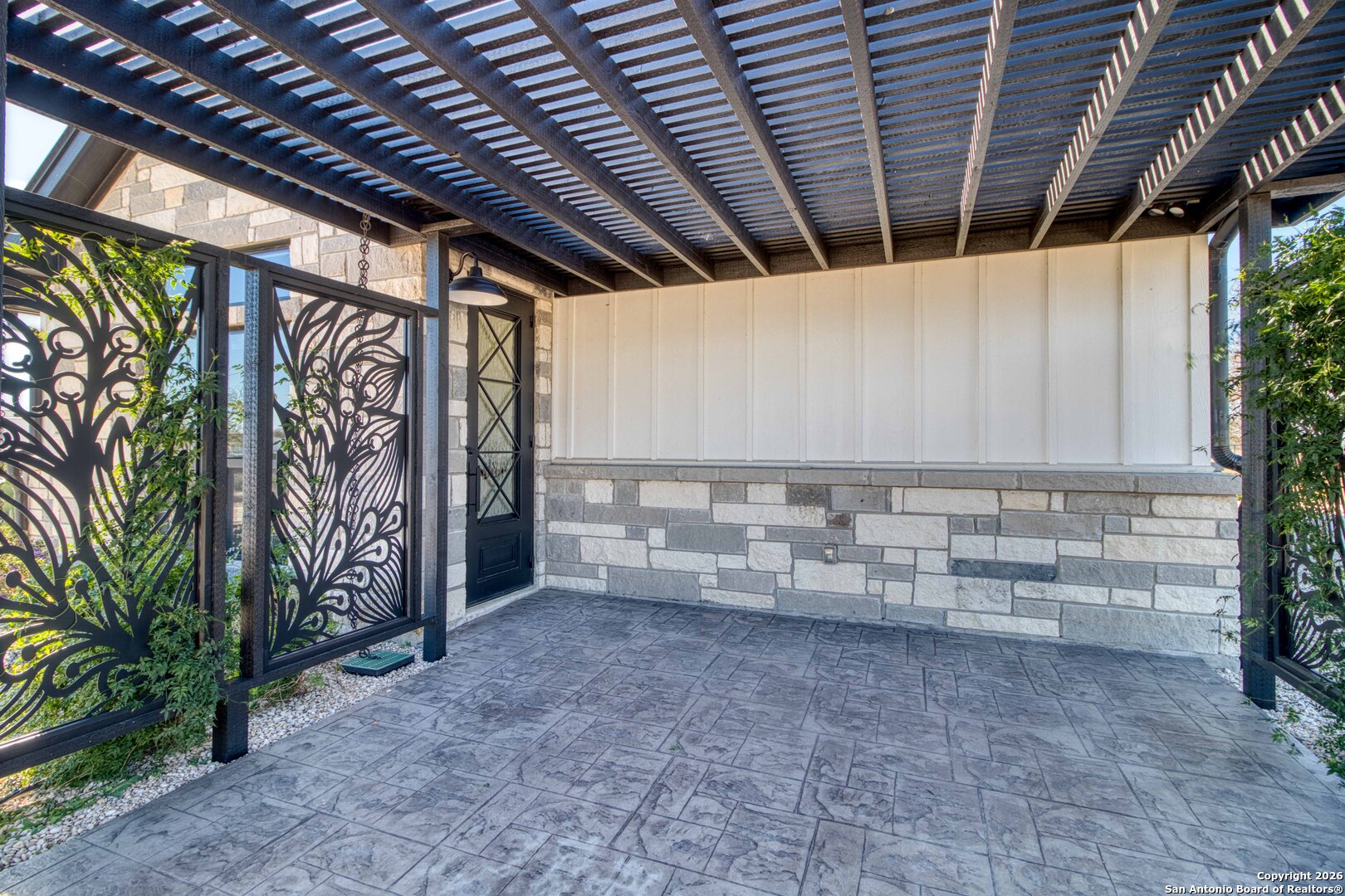 main property photo 40