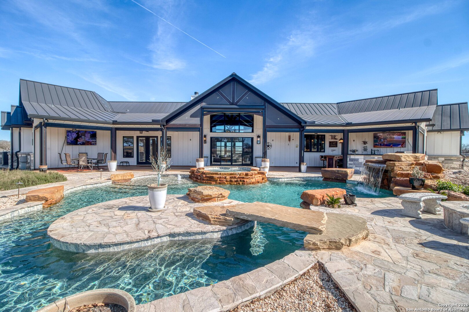 main property photo 50
