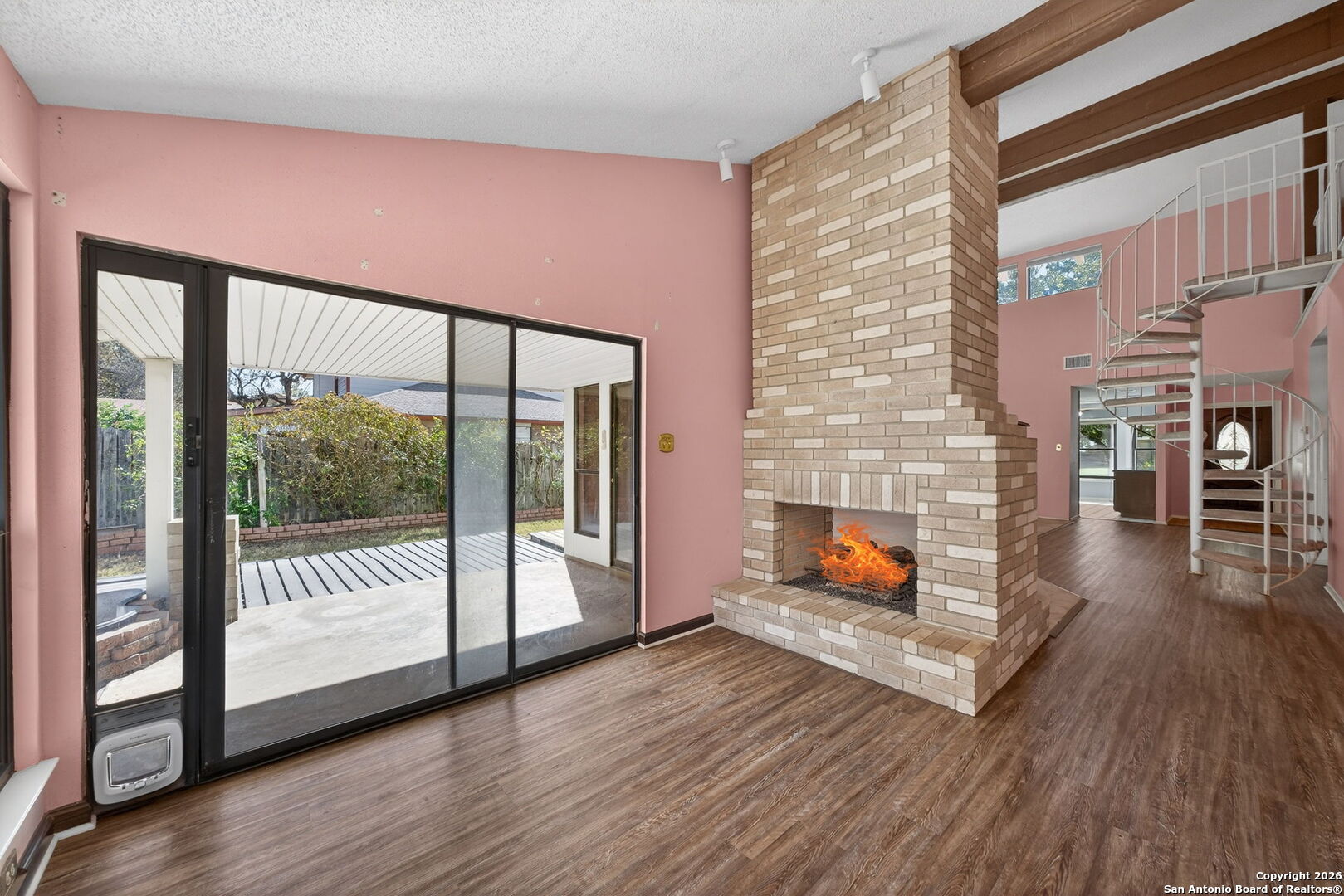 property viewer photo 23