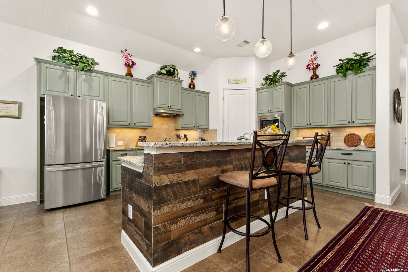 main property photo 7