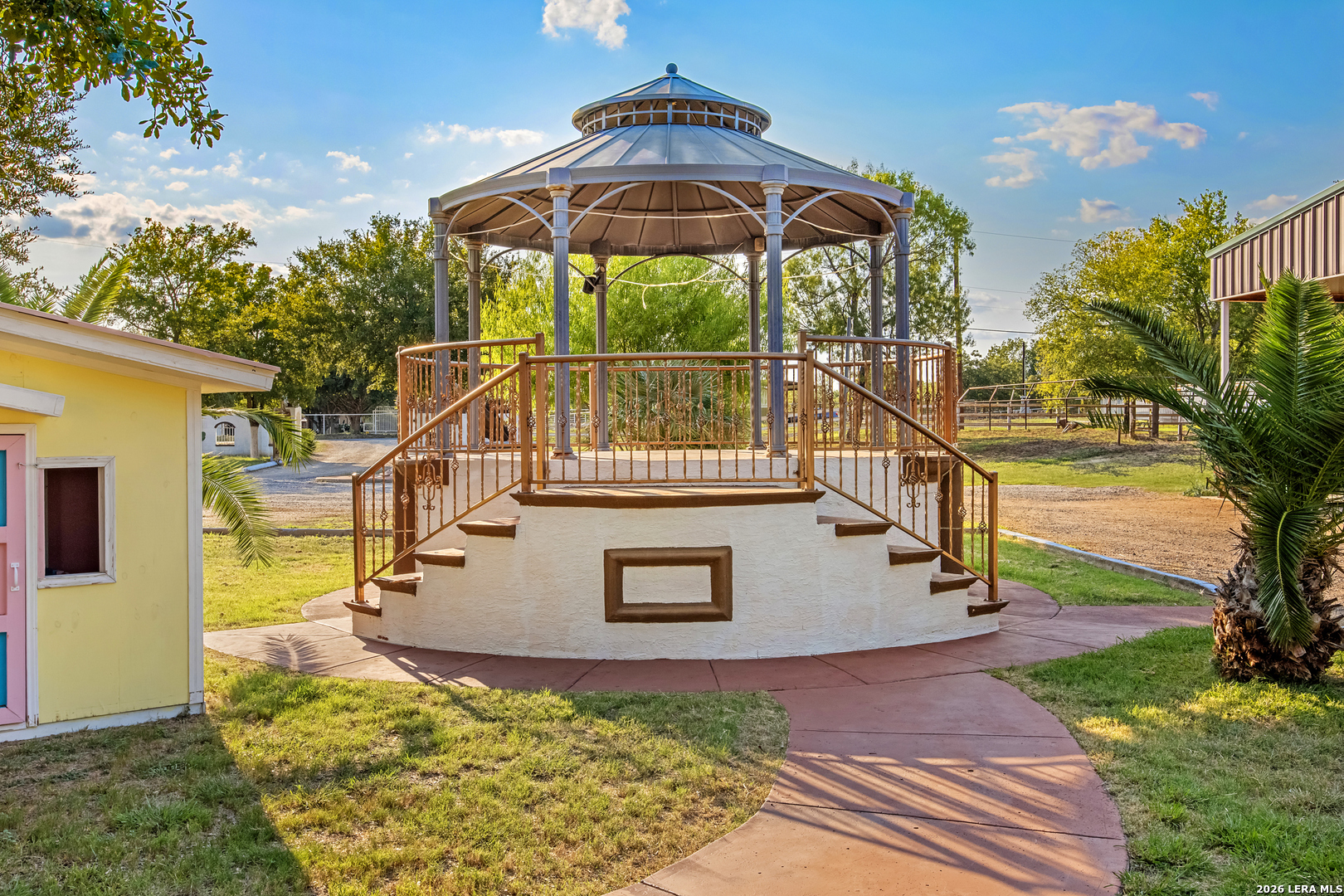 main property photo 22