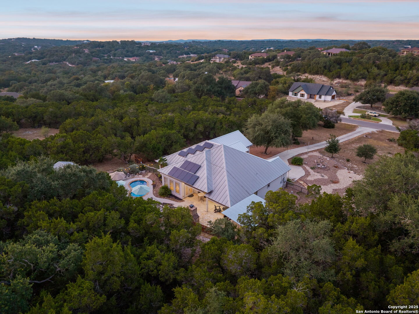 main property photo 28