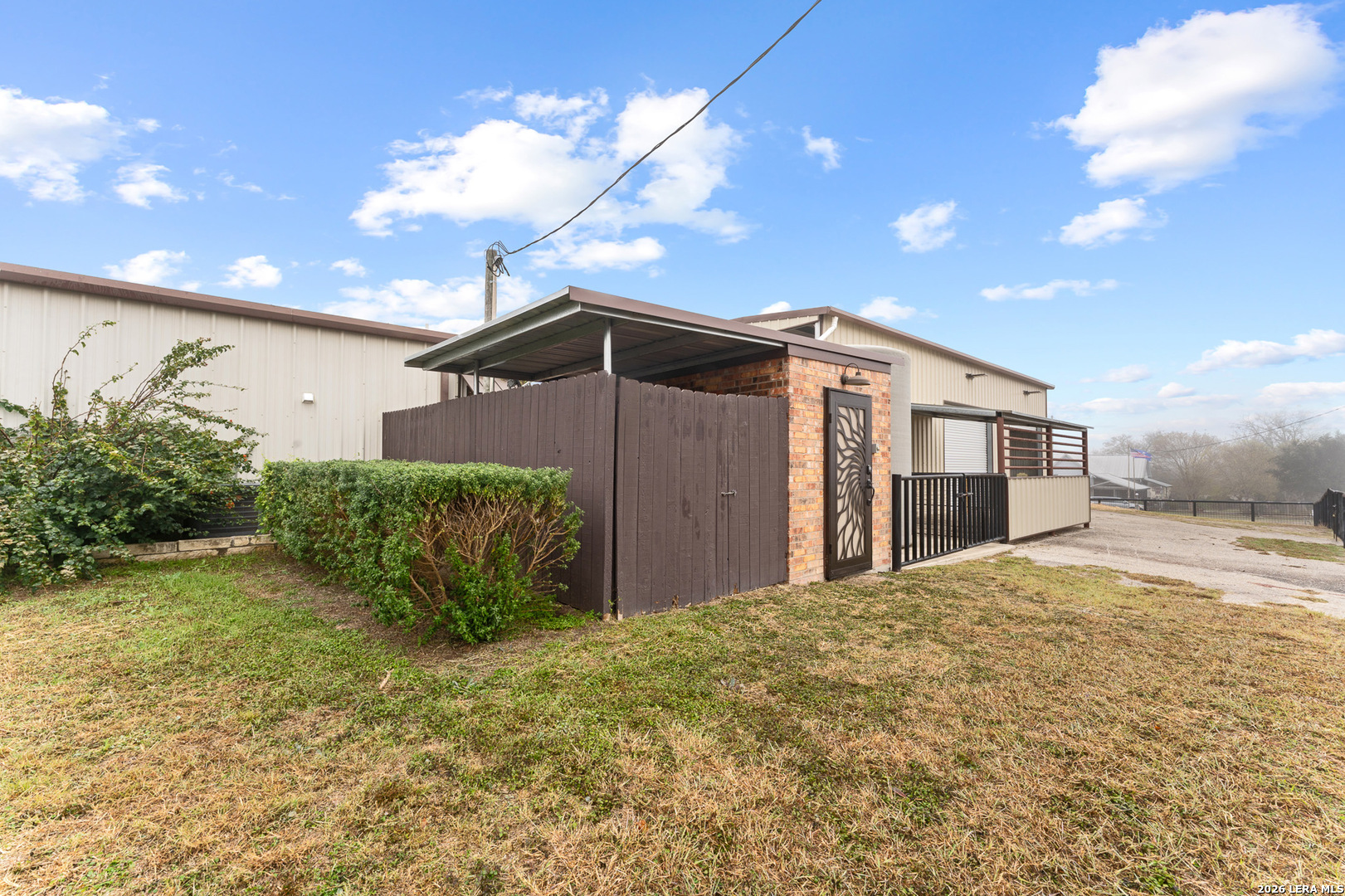 main property photo 13