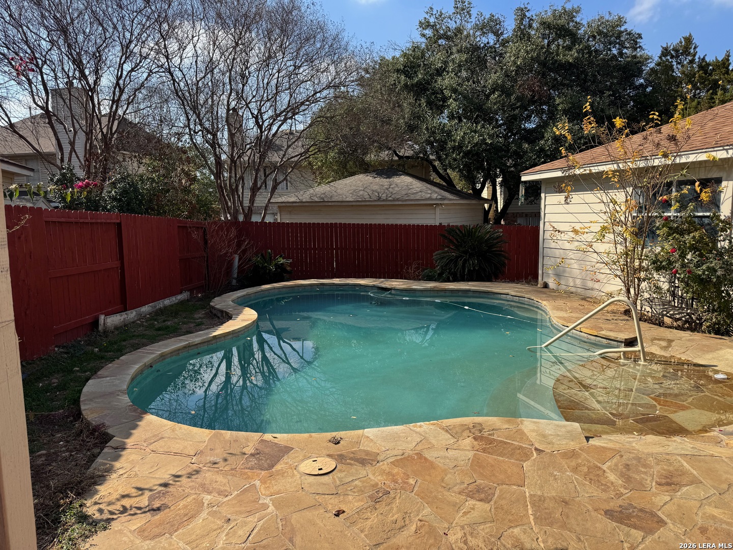 main property photo 4